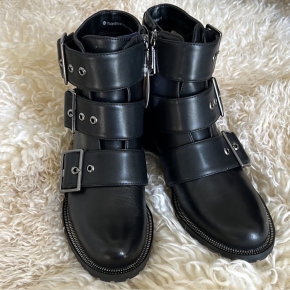 Blondo Camila Waterproof Bootie - Picture 2 of 12